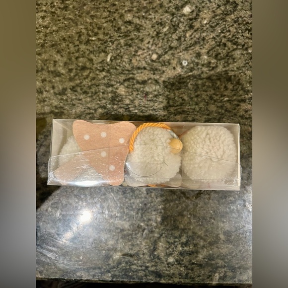 Huntington Home Cute Decorative 6.13 Ft. Garland - Great Mantel Decor - Picture 6 of 8